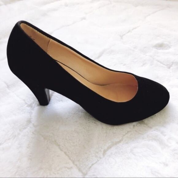 Chase + Chloe Black Velvet Heels - Picture 4 of 6